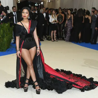 Nicki Minaj Offers To Pay College Expenses For Some Lucky Fans On Twitter Net Worth