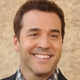 Jeremy Piven Dropped $6.8 Million On Glass-Walled Home In Hollywood Hills Net Worth