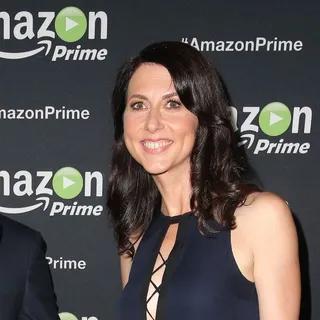 MacKenzie Bezos Has Donated $1.7 BILLION To Charity In The Last 12 Months – Vows To "Empty The Safe" Thoughtfully And Quickly Net Worth