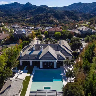Wayne Gretzky Shaves $2 Million Off Asking Price For Incredible California Mansion Net Worth
