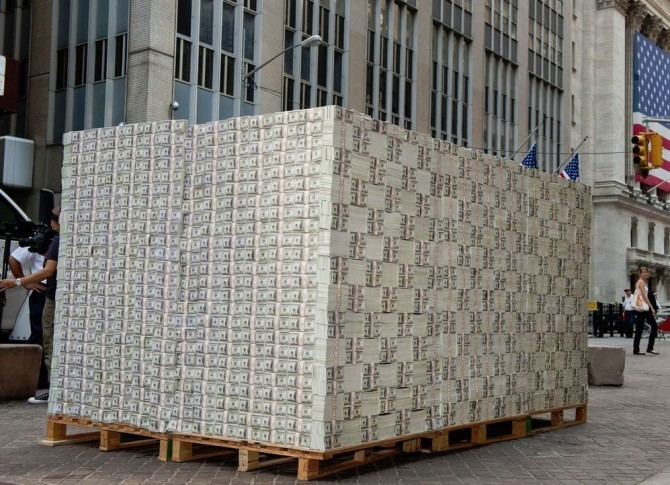 What Does 1 Trillion Dollars Look Like NakedSalary